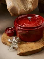 Caçarola Redonda Ferro Fundido Staub La Cocotte 24 Cm Granada Cor Vermelho