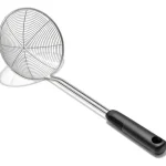 Escumadeira Inox Ergonômica Antiderrapante Good Grips Oxo Preto