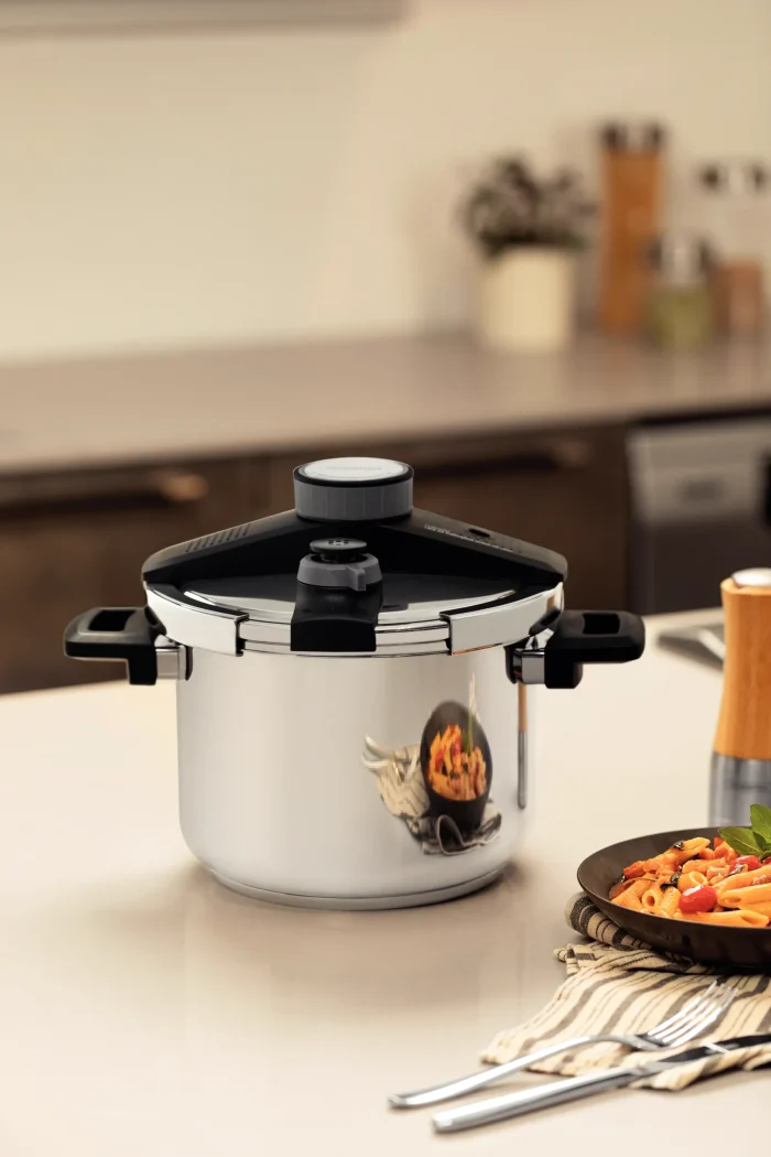 Panela de Pressão Tramontina Presto em Aço Inox Fundo Triplo com 5 Dispositivos de Segurança 22 cm 6 L