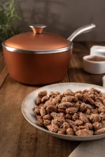 Panela Tramontina Lyon em Alumínio Forjado com Revestimento Interno Antiaderente Starflon e Externo de Silicone Dourado com Tampa 20 cm 2,8 L