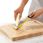 Ralador Médio Zester Em Aço Inox 13cm Oxo Amarelo